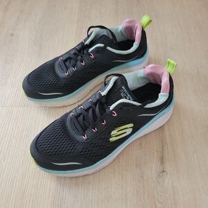 Skechers Women's Black Sneakers with Lime Accents Size 8